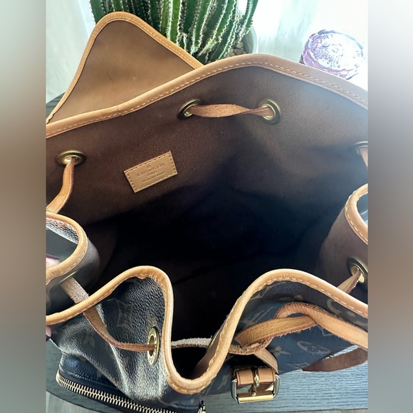LOUIS VUITTON
Monogram Bosphore Backpack - Picture 5 of 8